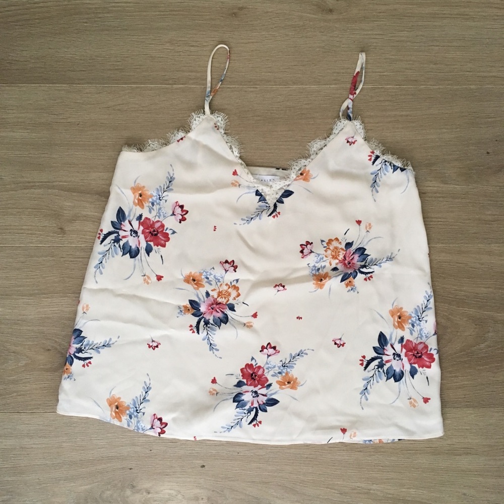 NWOT Socialite lace trimmed cami